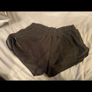 Lululemon Athletics Hotty Hot Shorts 2.5”